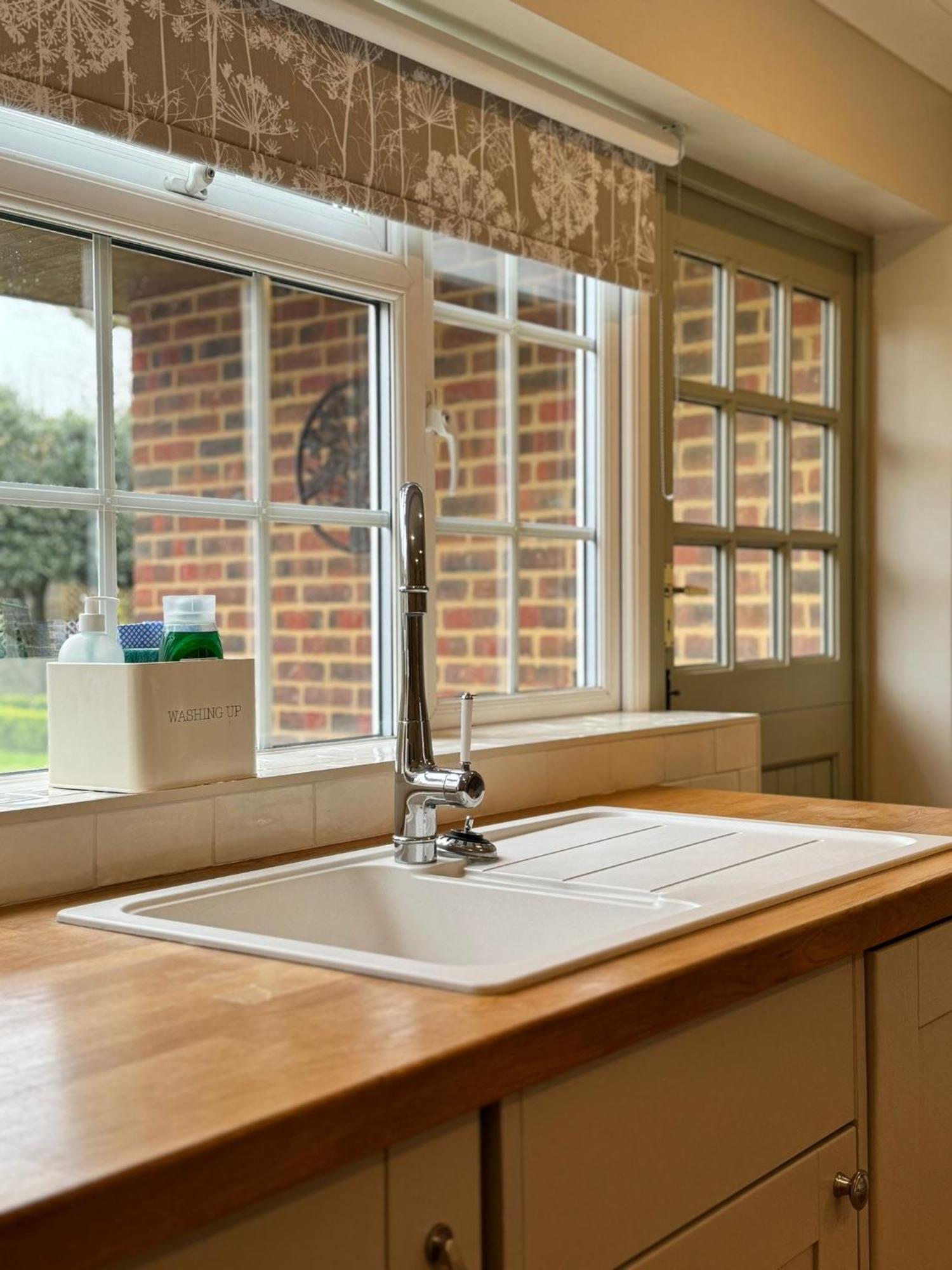Bramley Fall Cottage: Rural Retreat near Sandy Beach Chichester Exterior photo